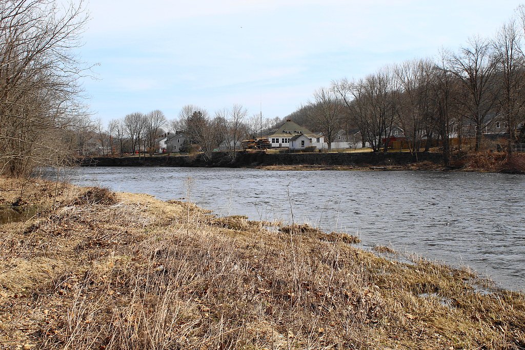 Shetucket Falls waterfall