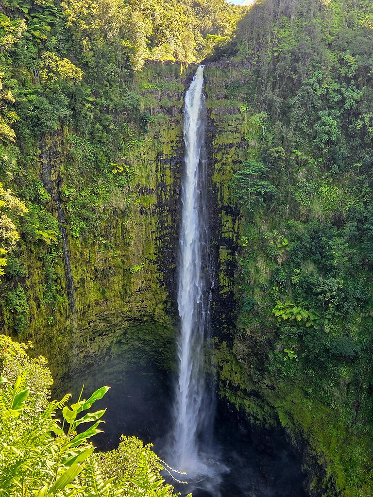 ʻAkaka Falls waterfall
