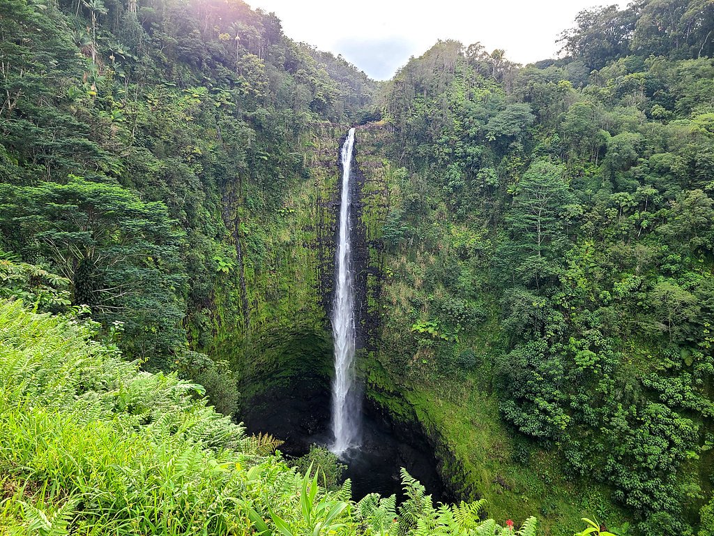 ʻAkaka Falls waterfall