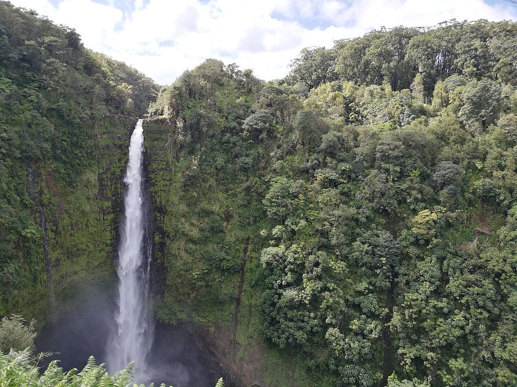 ʻAkaka Falls waterfall