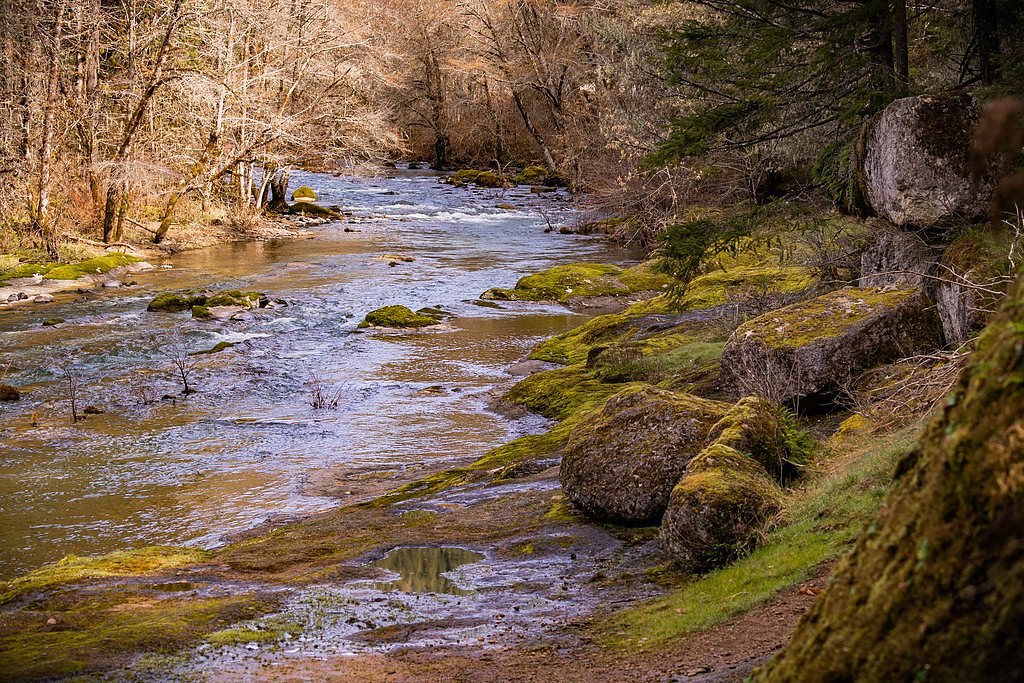 Yakso Falls waterfall