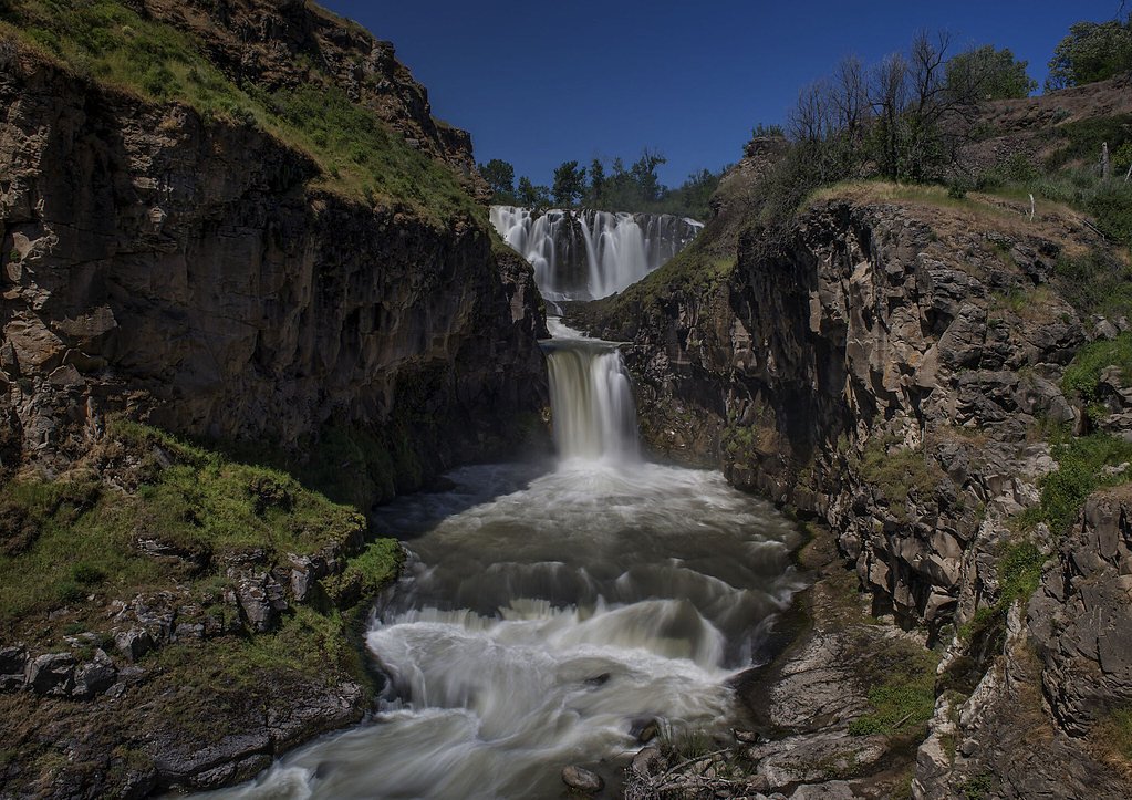 White River Falls waterfall