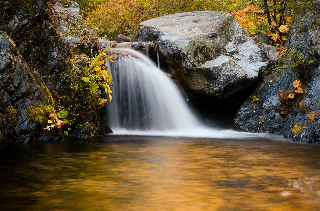 Whiskeytown Falls waterfall