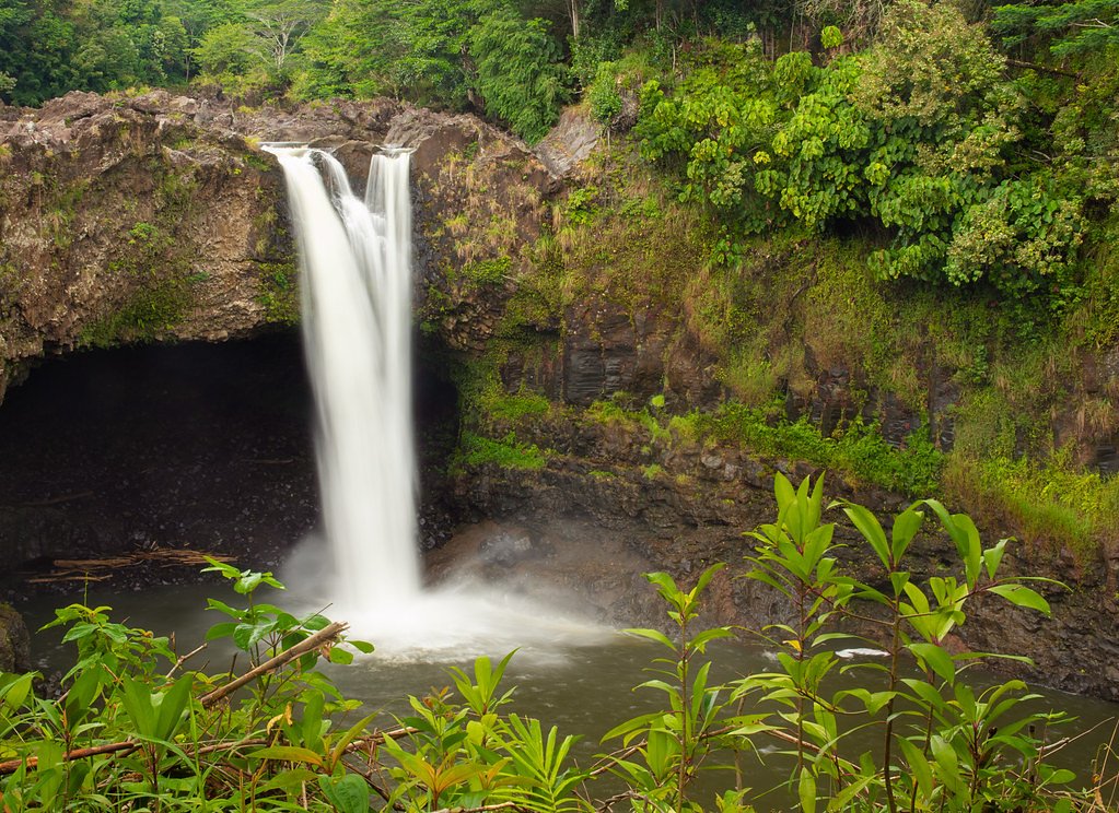 Waiānuenue Falls waterfall