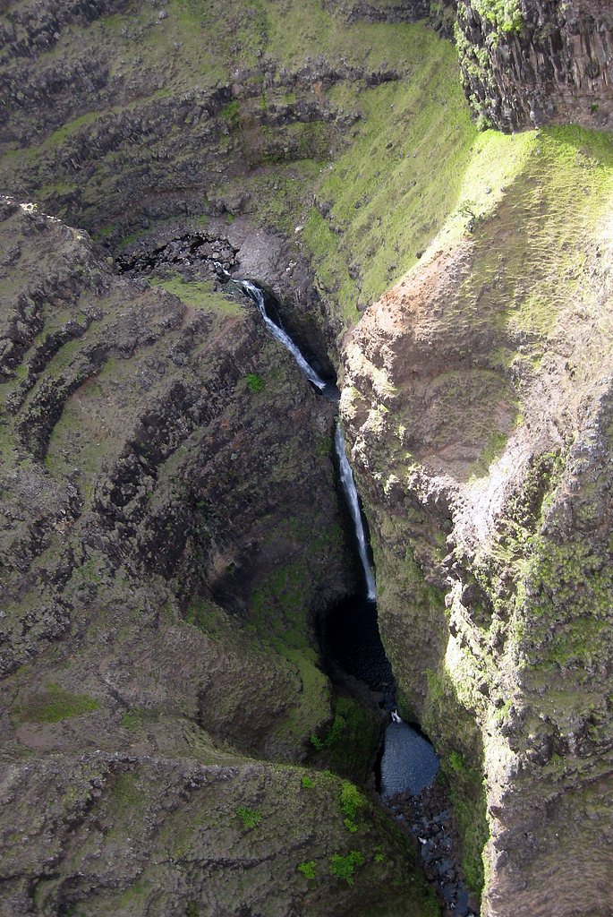 Waialae Falls waterfall