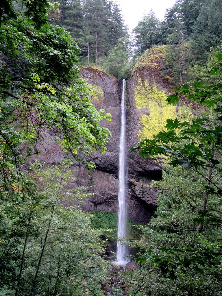 Upper Latourell Falls waterfall