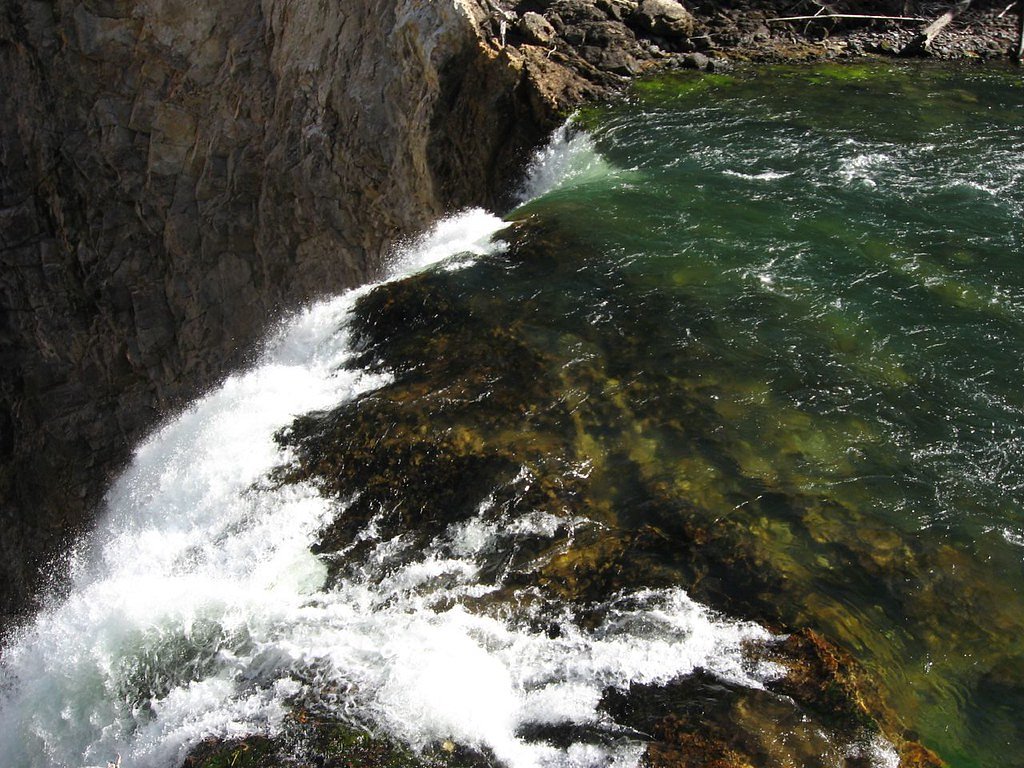 Upper Falls of the Yellowstone River waterfall