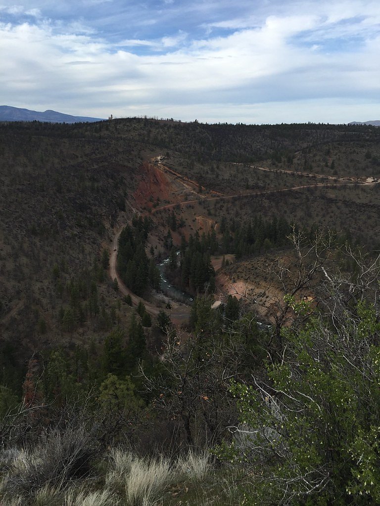 Upper Falls Deschutes River waterfall