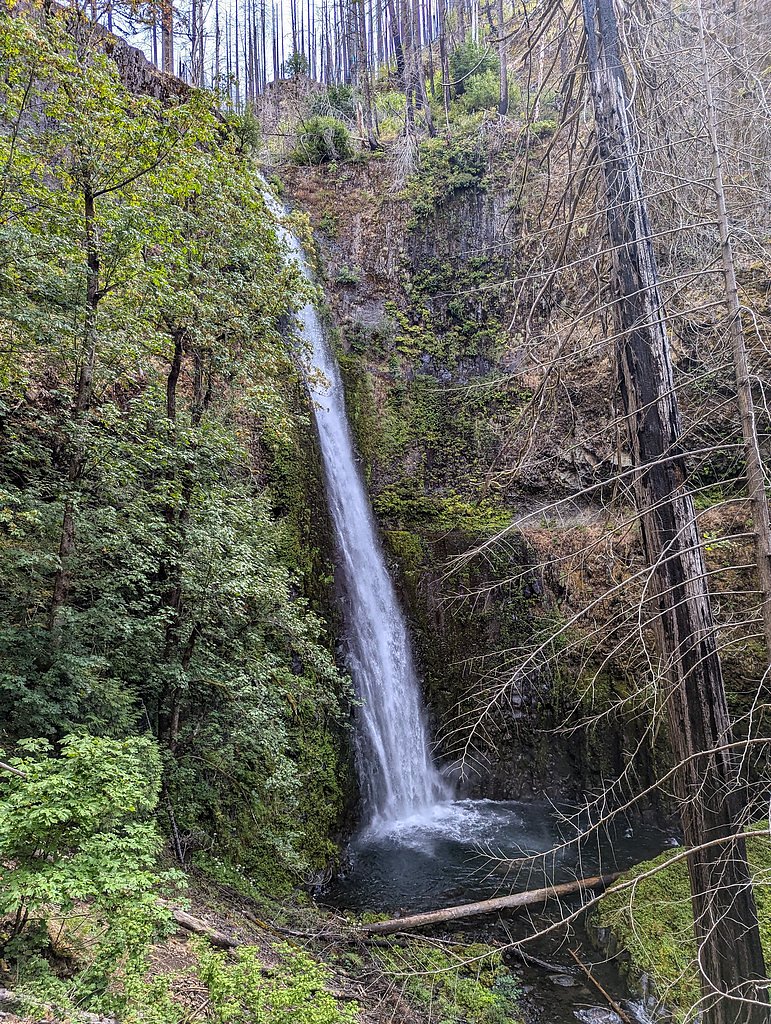 Tunnel Falls waterfall