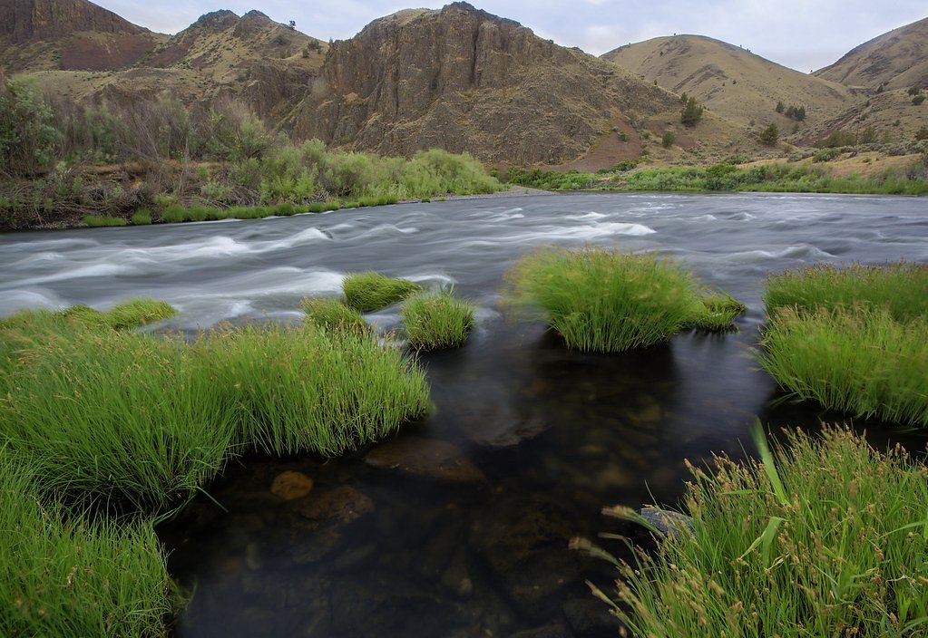 Tumwater Falls waterfall