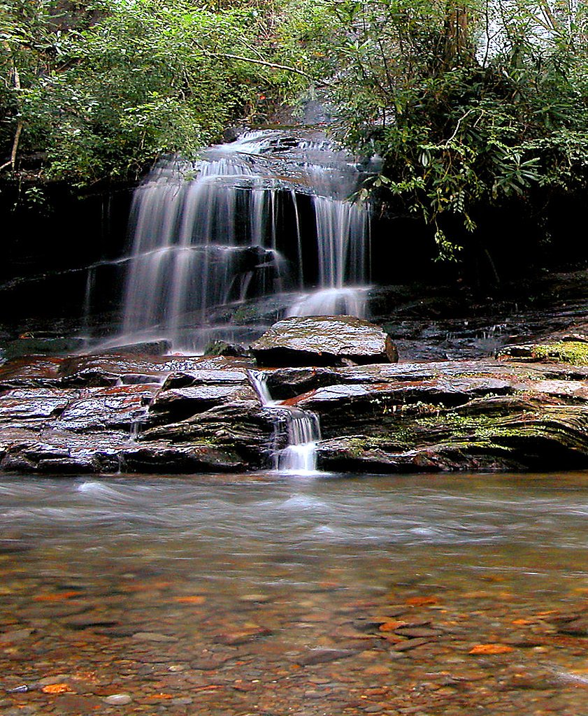 Toms Falls waterfall