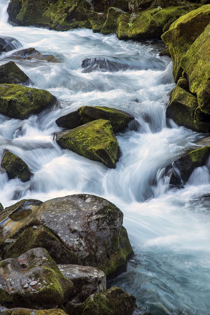 Toketee Falls waterfall