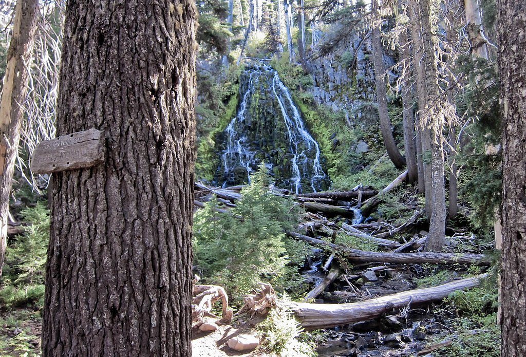 Stuart Falls waterfall
