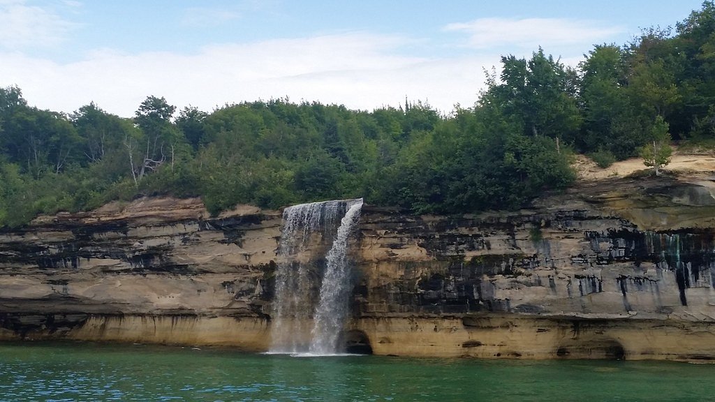 Spray Falls waterfall