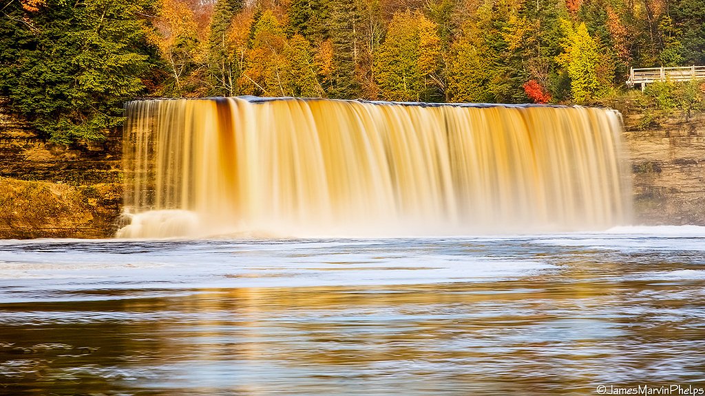 Spray Falls waterfall