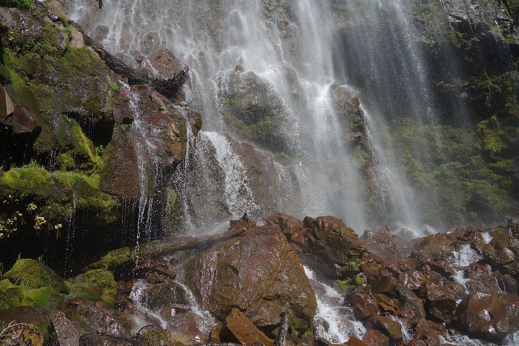 Spray Falls waterfall