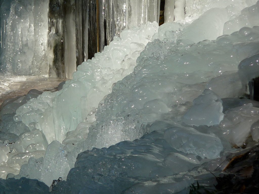 Spoonauger Falls waterfall