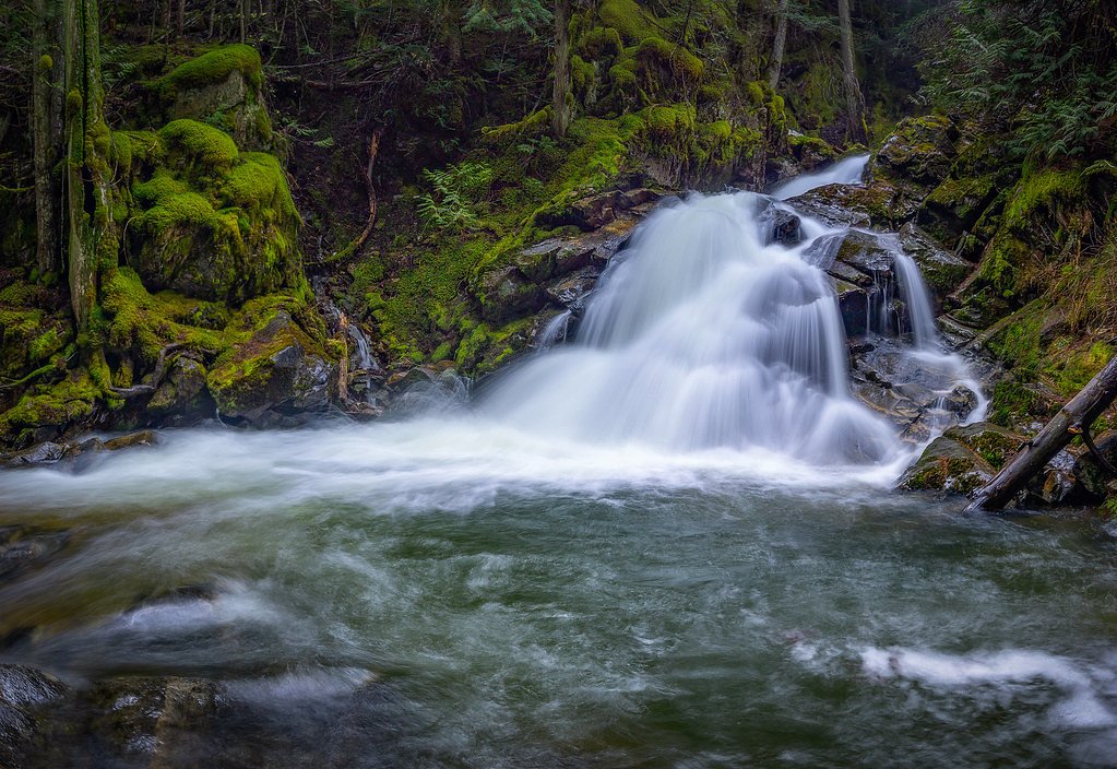 Snow Creek Falls waterfall