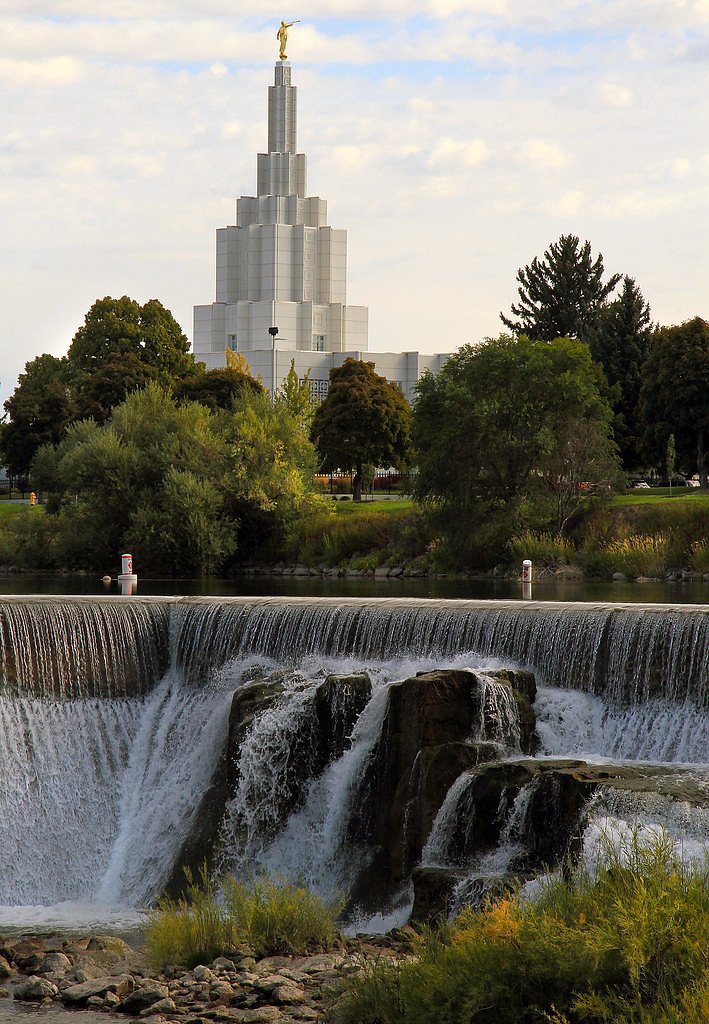 Smith Falls waterfall
