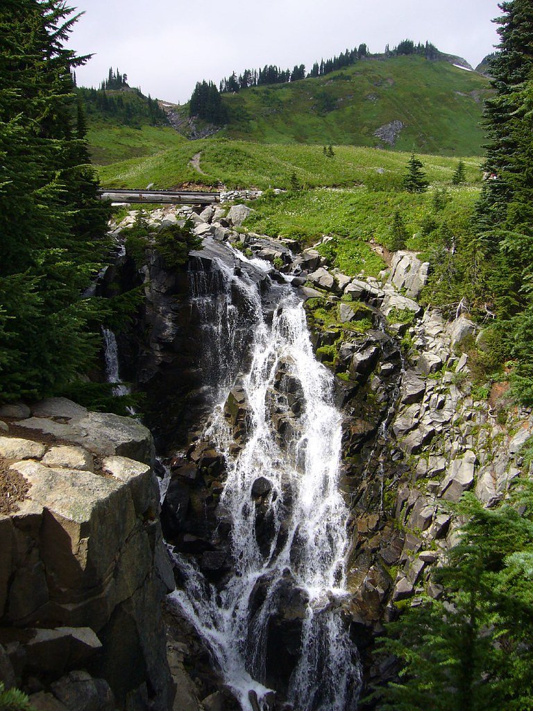 Sluiskin Falls waterfall