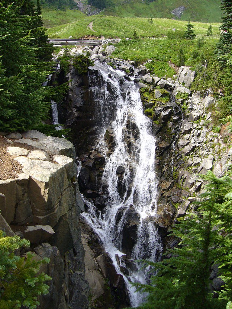 Sluiskin Falls waterfall