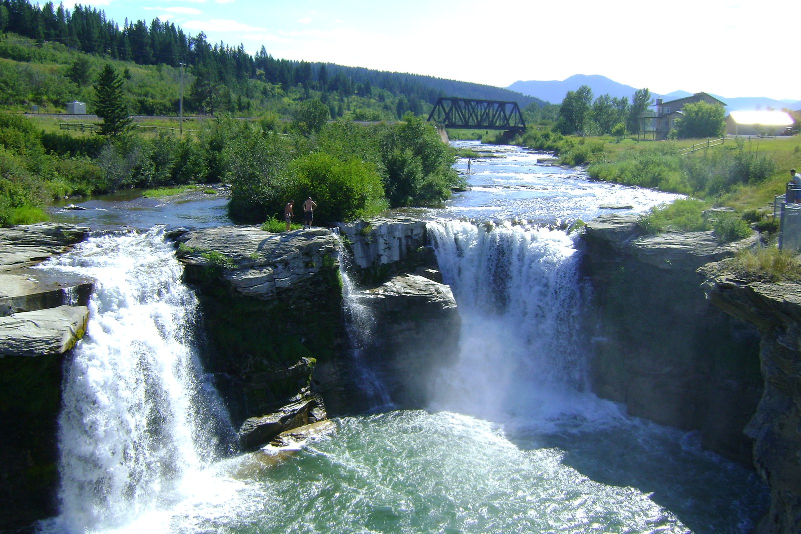 Lundbreck Falls waterfall