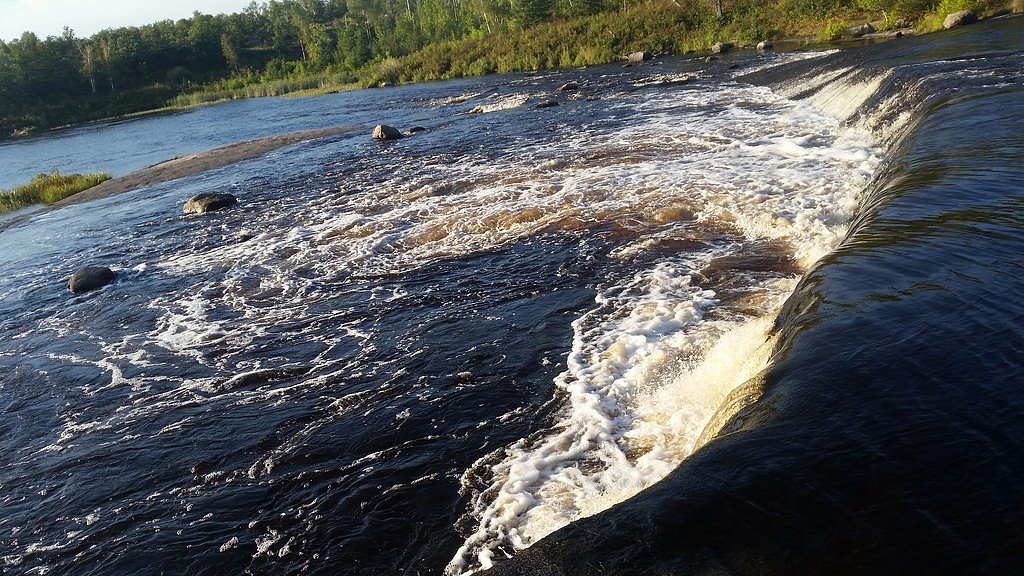 Rainbow Falls waterfall