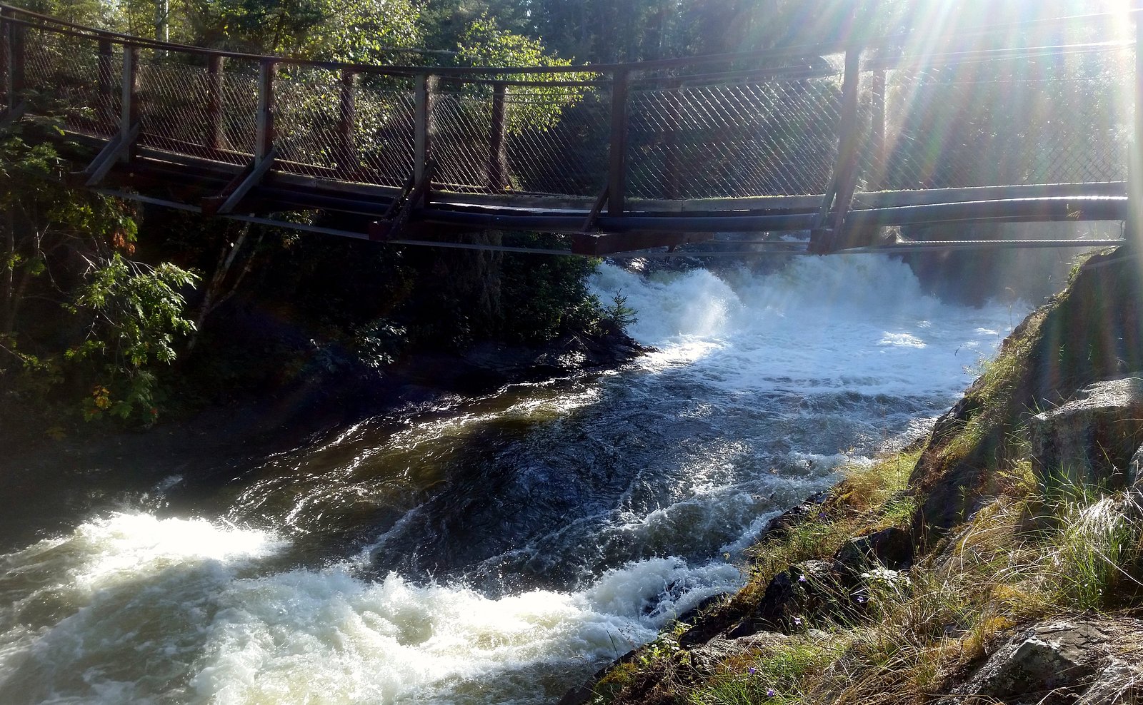 Wekusko Falls waterfall
