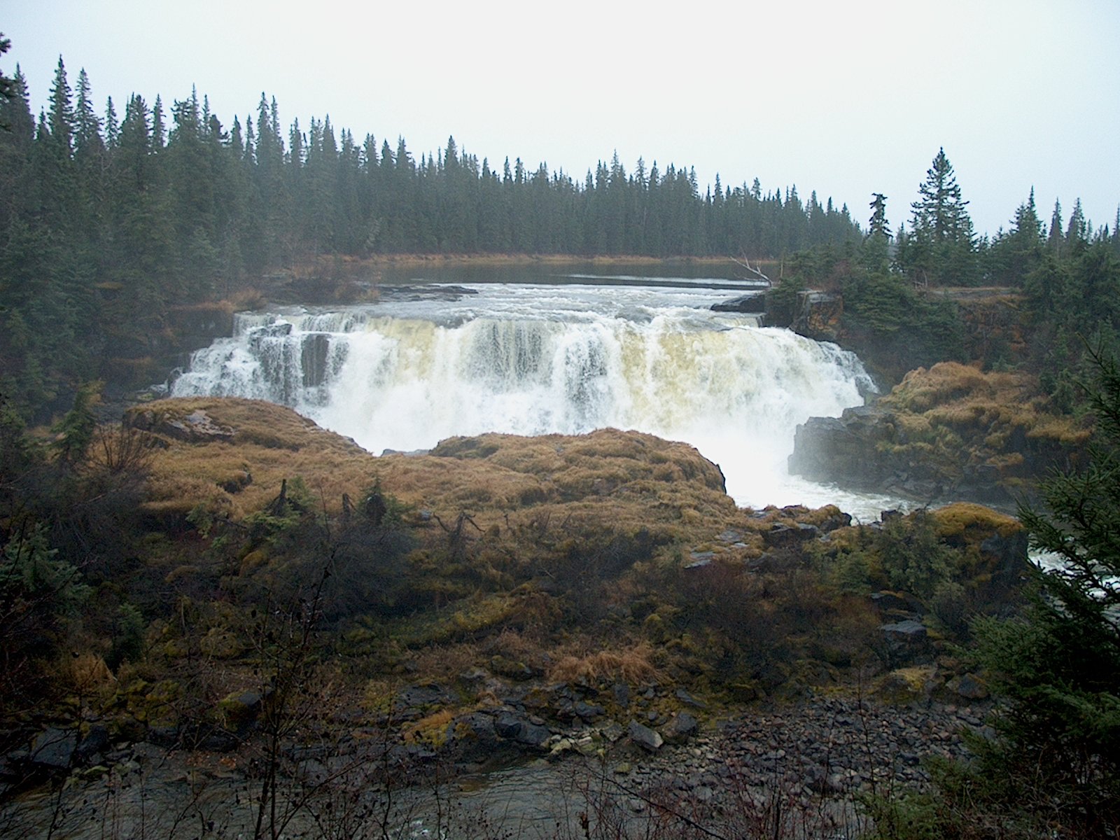 Pisew Falls waterfall