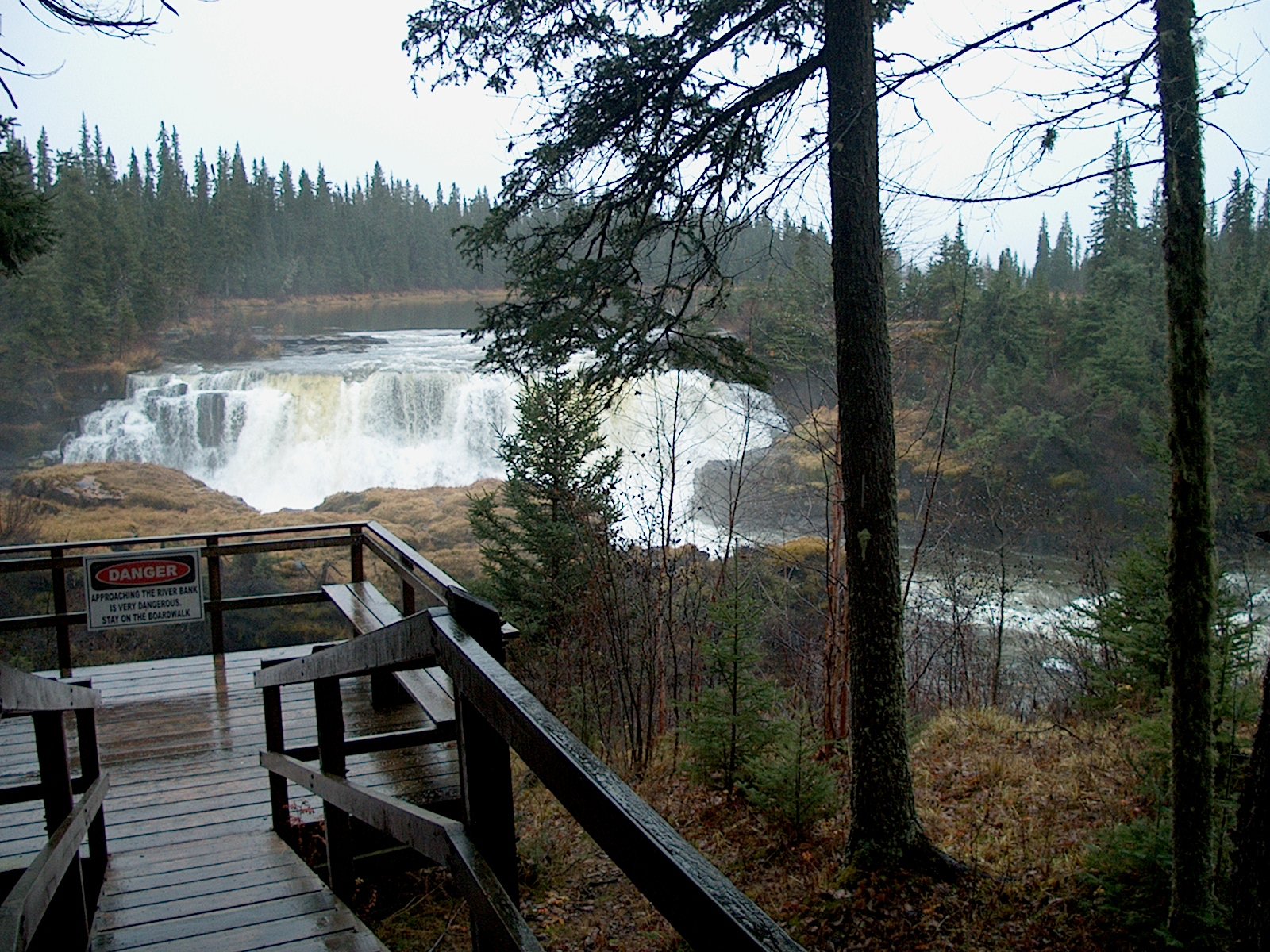 Pisew Falls waterfall