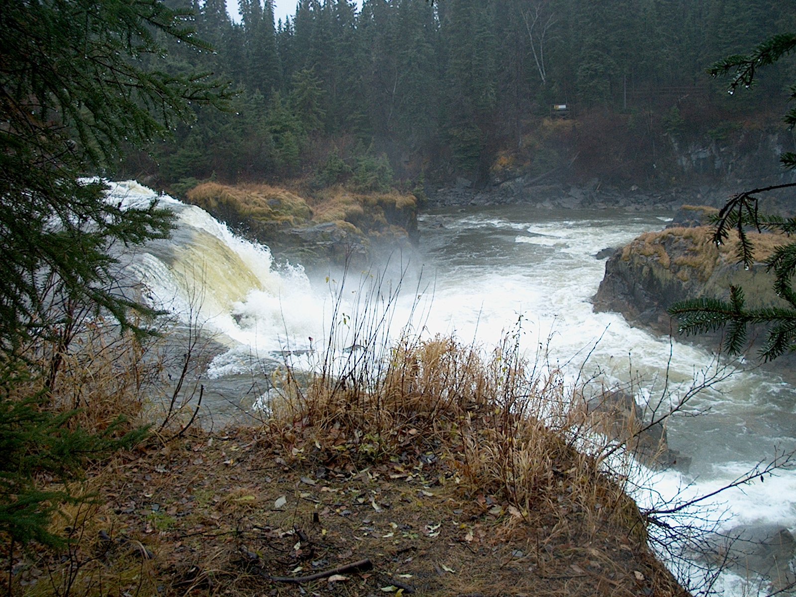 Pisew Falls waterfall