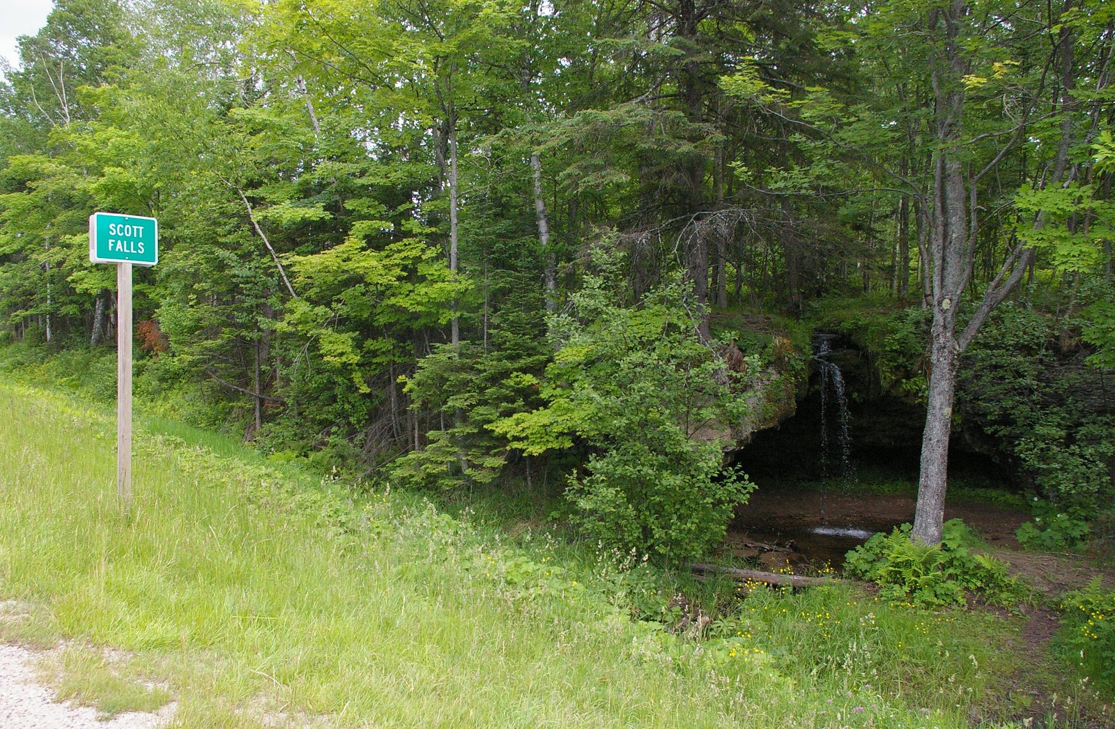 Scott Falls waterfall