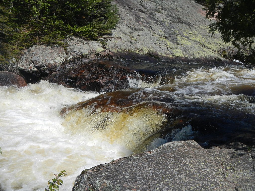 Rainbow Falls waterfall
