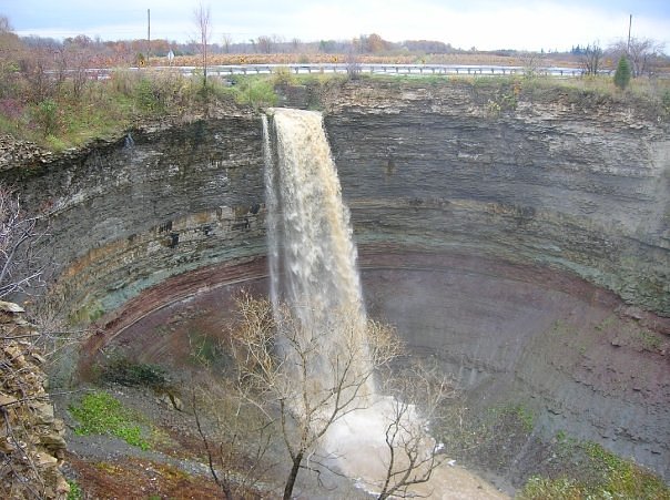Devil's Punchbowl Falls, Devil's Punch Bowl Conservation Area