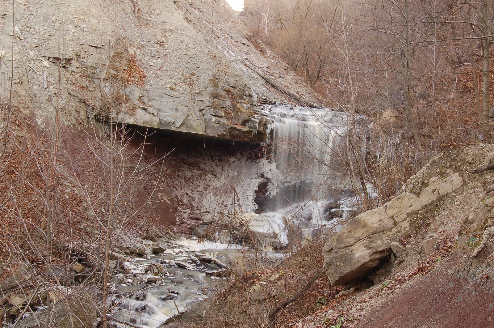 Lower Punchbowl Falls, Devil's Punch Bowl Conservation Area