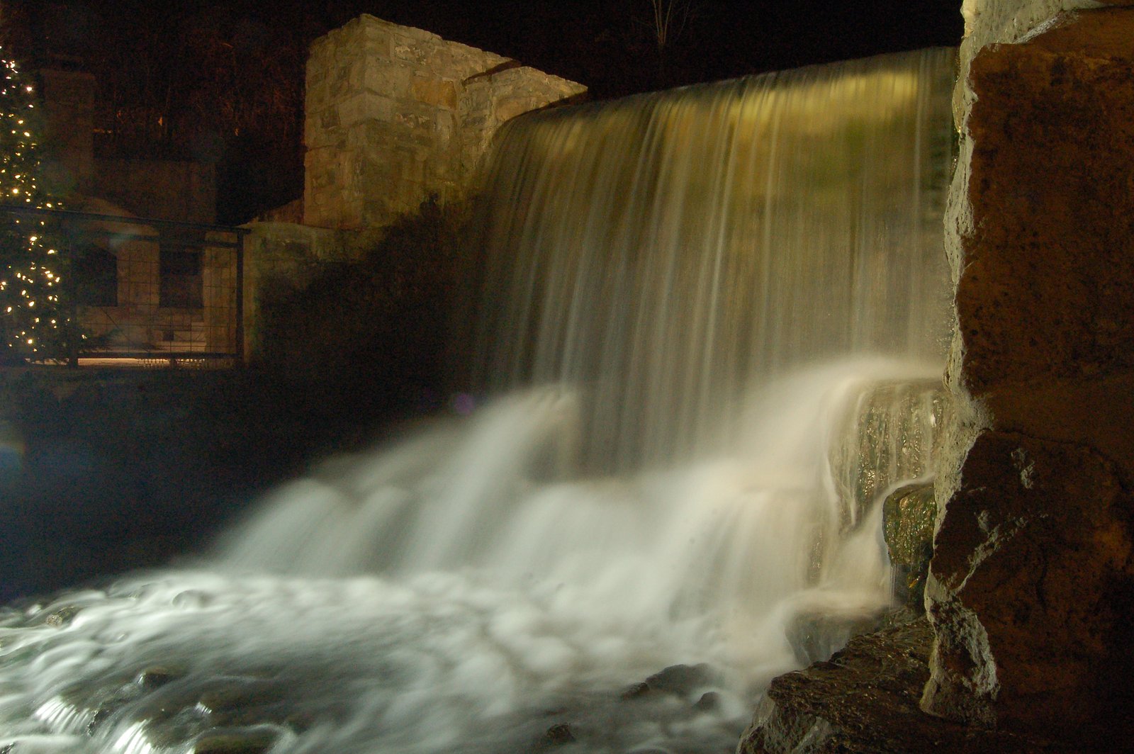 Upper Mill Falls waterfall