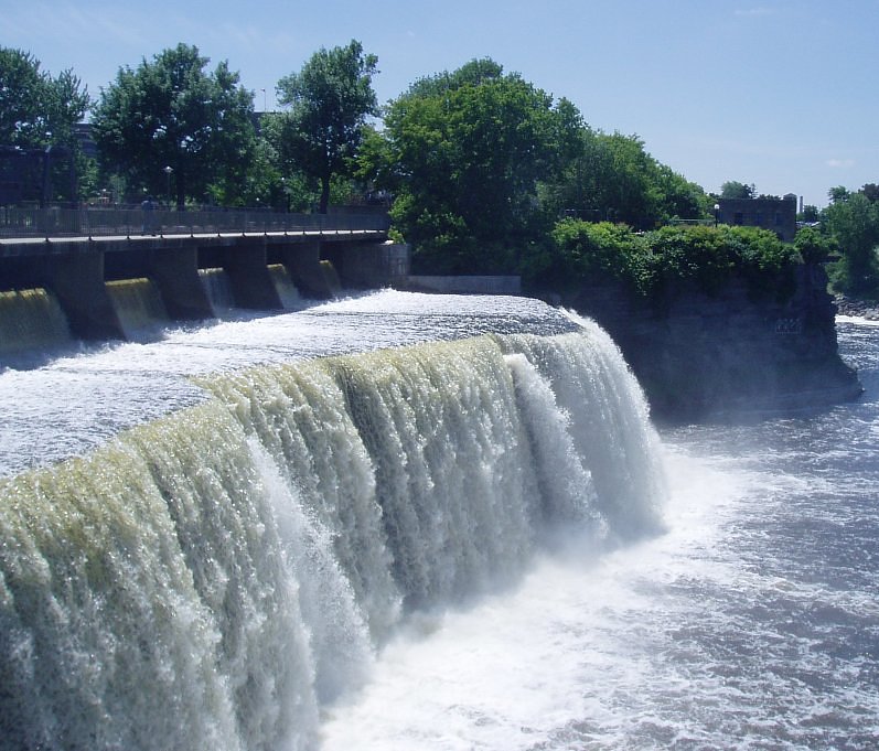 Rideau Falls waterfall