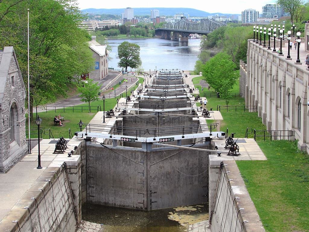 Rideau Falls waterfall