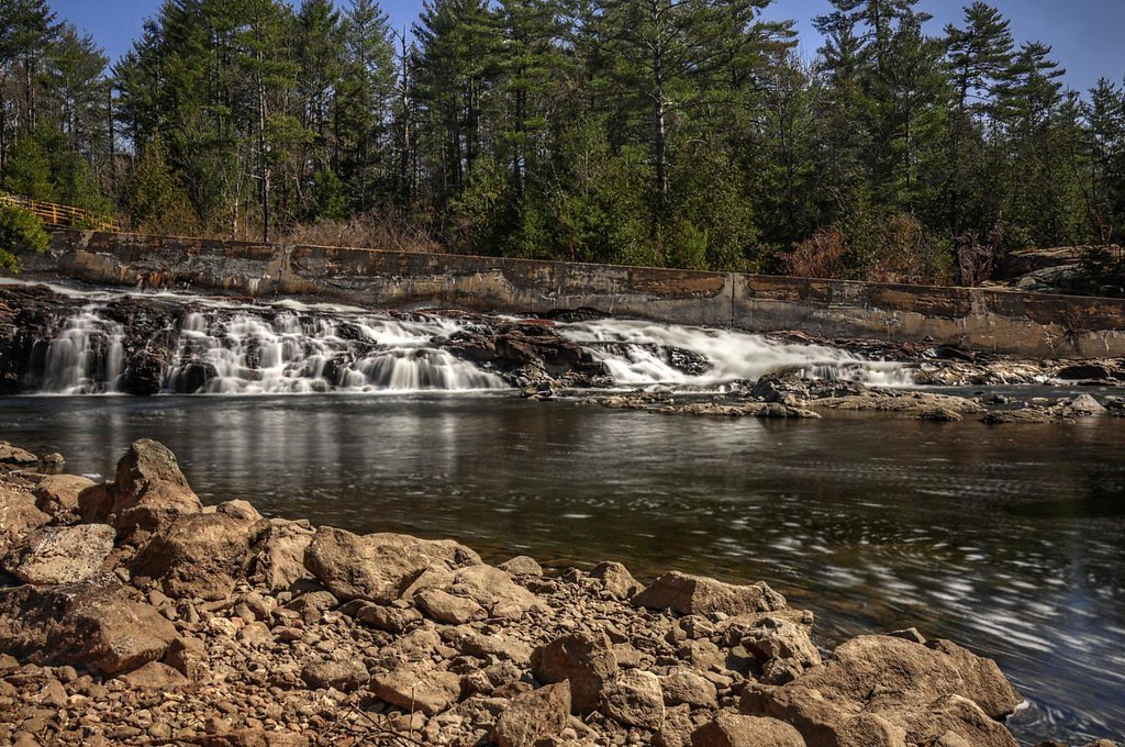 Elliott Falls waterfall
