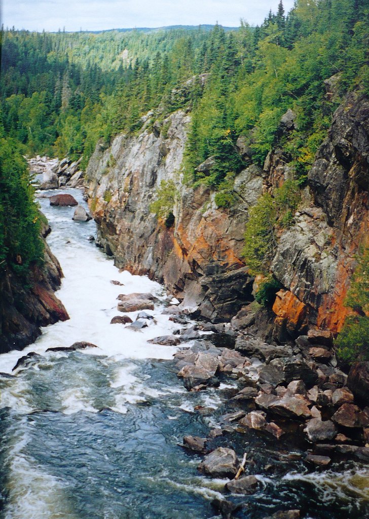 Chigamiwinigum Falls waterfall