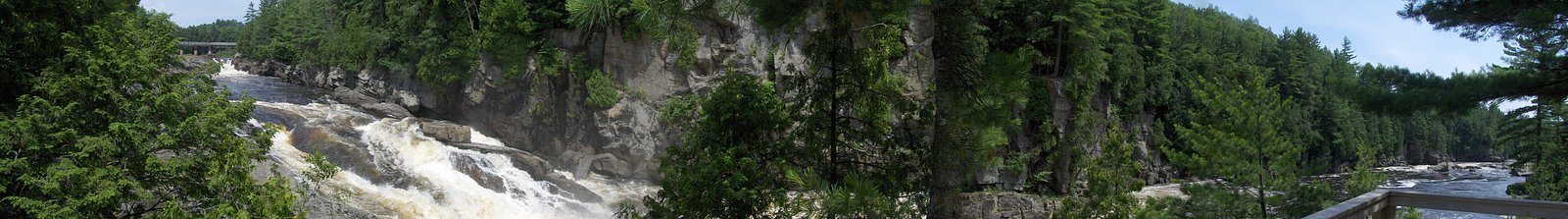 Chutes de la Cheminée waterfall
