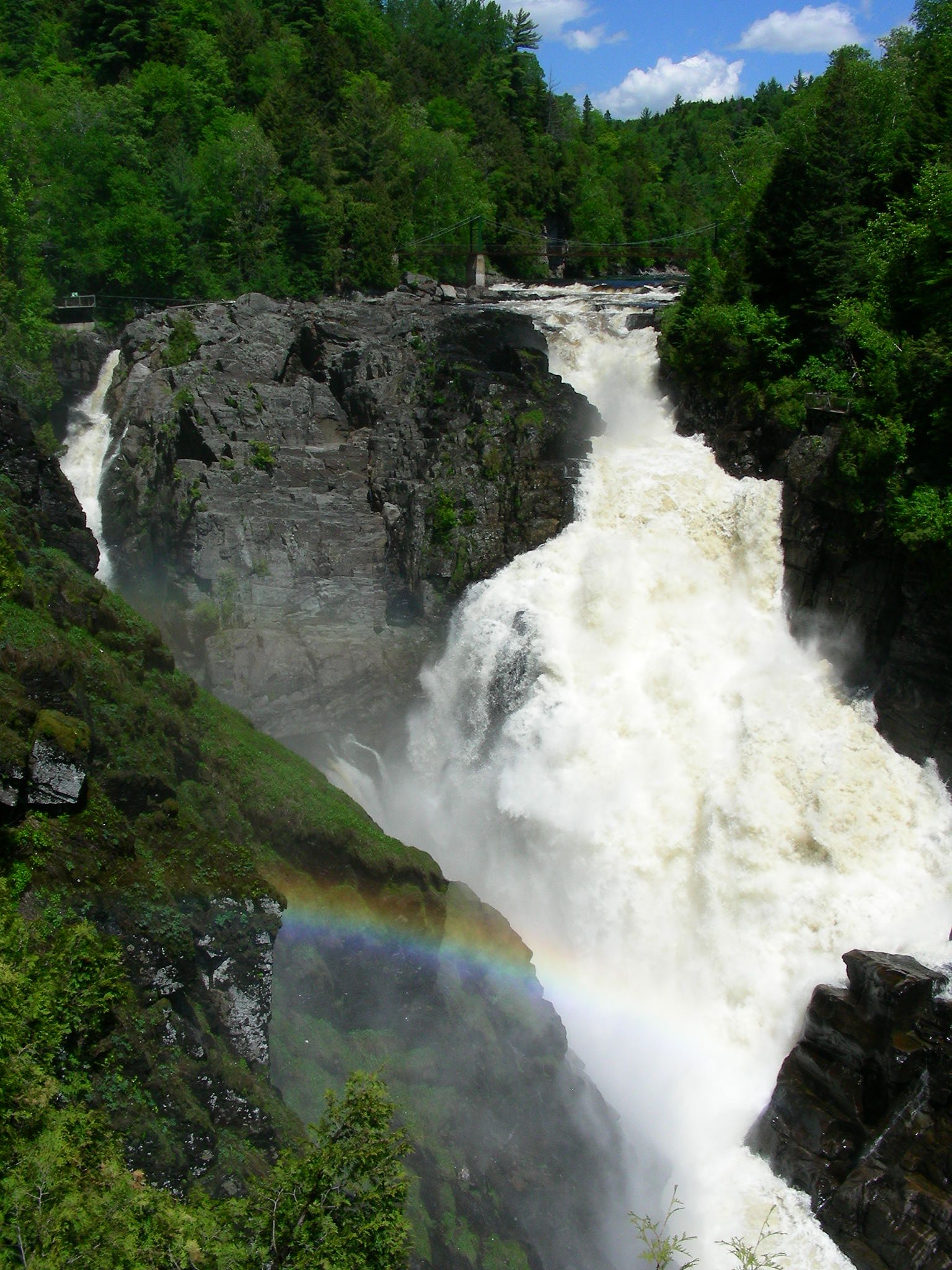 Chute Sainte-Anne waterfall