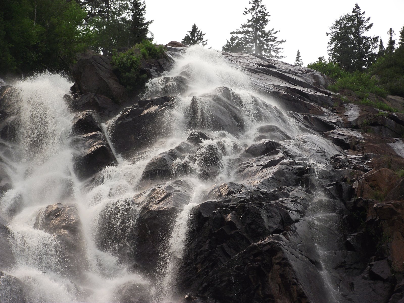 Chute Delaney waterfall