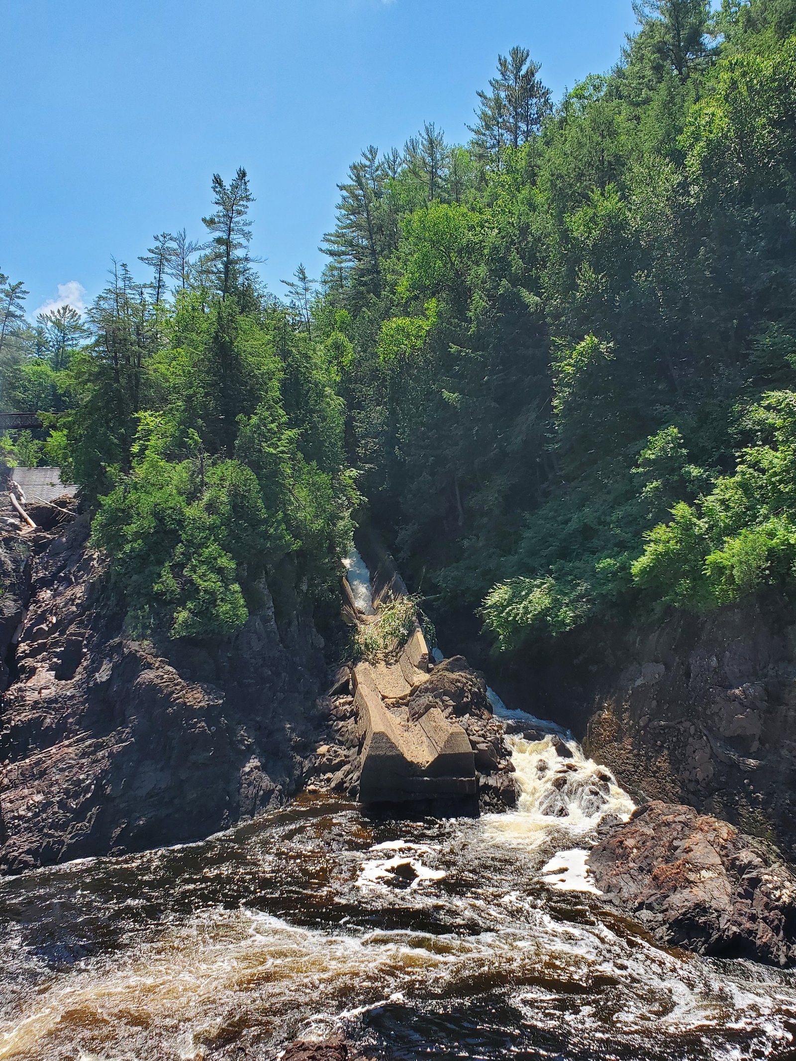 Coulonge Chutes waterfall