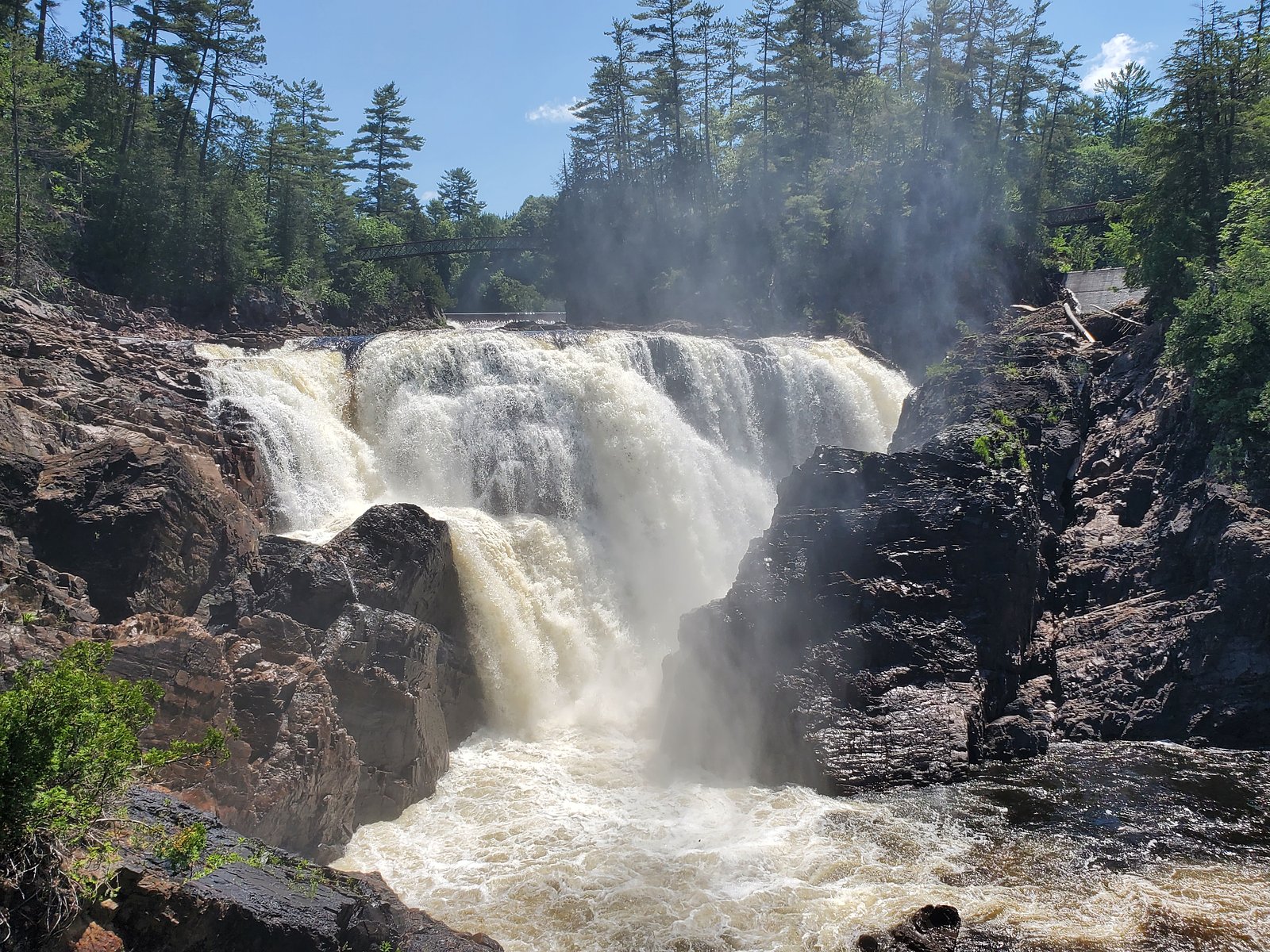 Coulonge Chutes waterfall