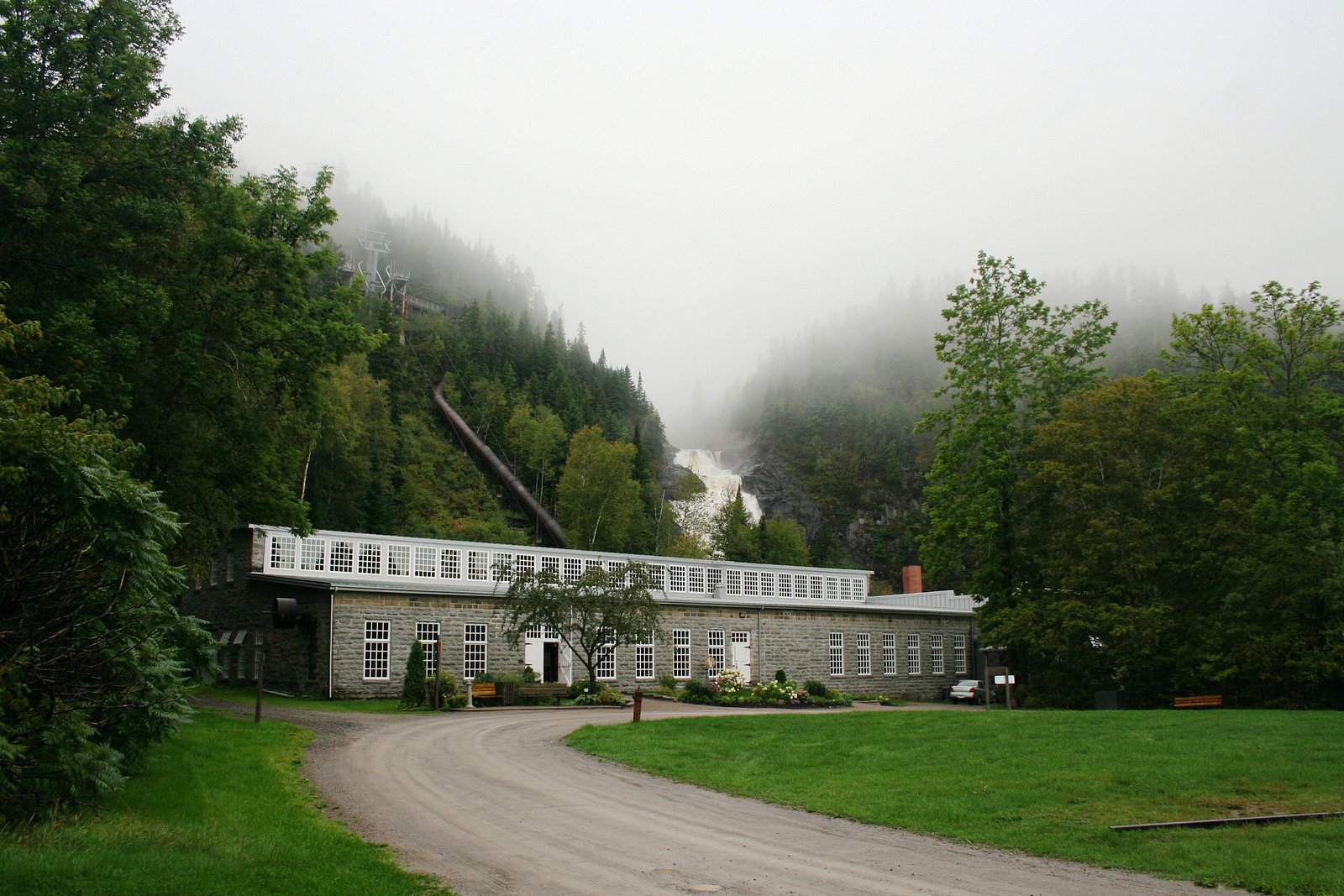 Ouiatchouan-Bas waterfall
