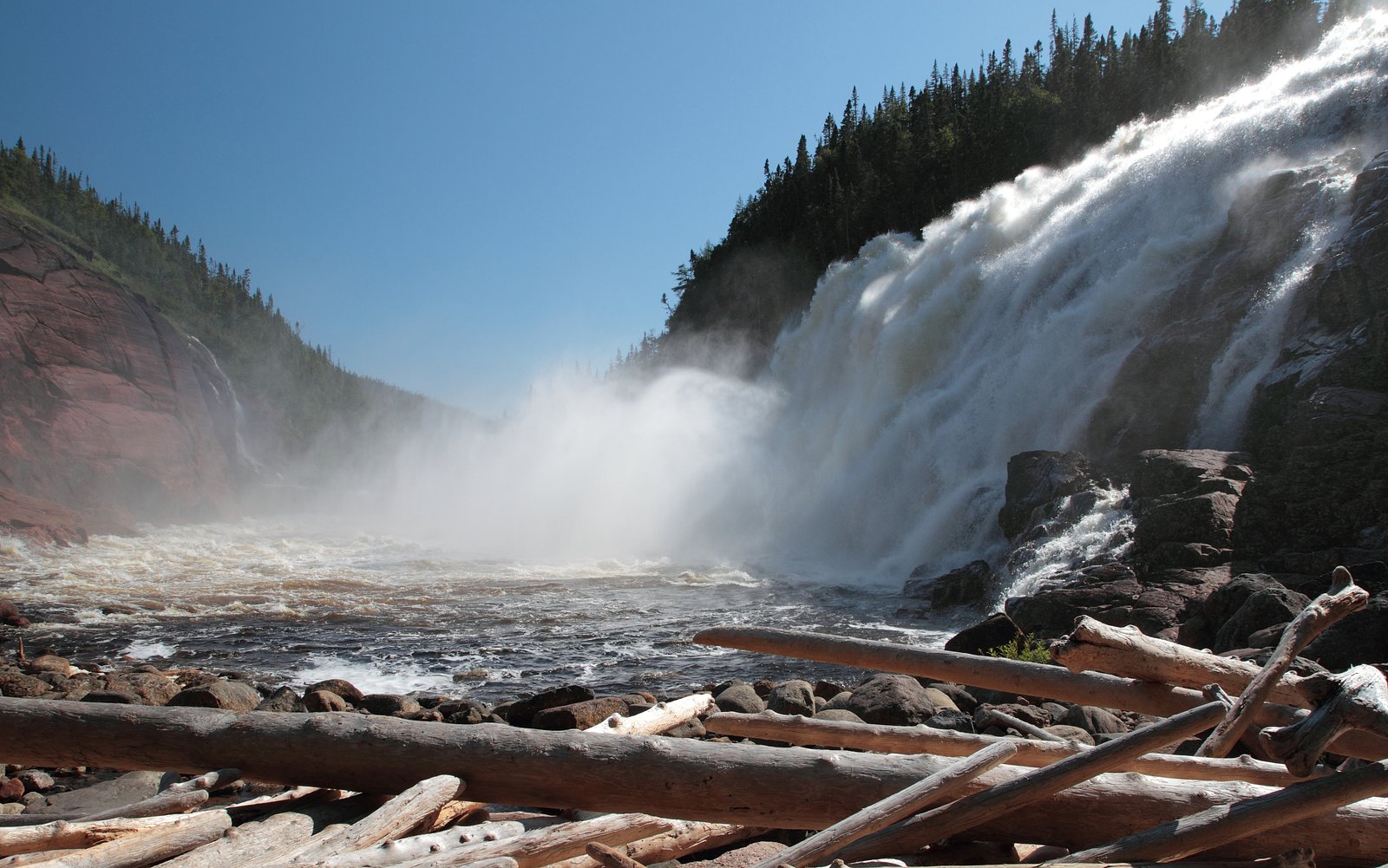 La Grosse Chute waterfall