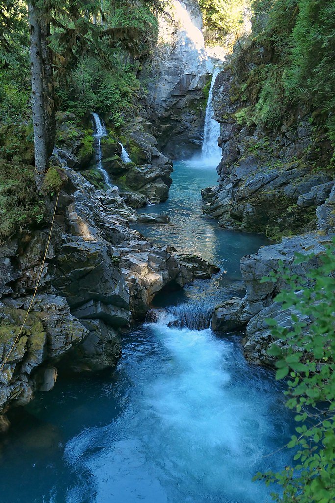 Mamquam Falls waterfall