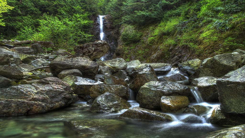 Norvan Falls waterfall