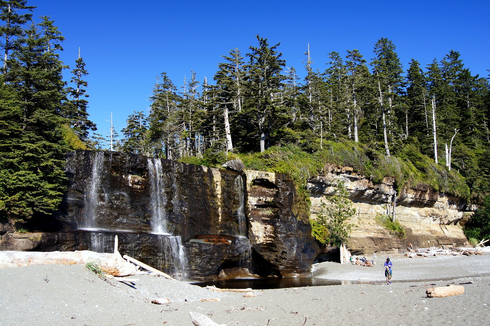Tsusiat Falls waterfall
